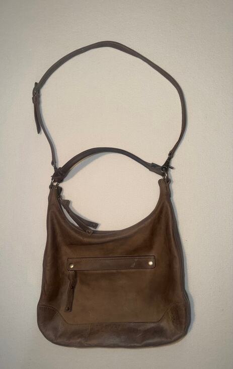 Frye Handbags - FRYE Mellissa zip boho large leather purse